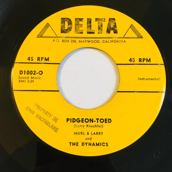 Murl & Larry And The Dynamics : Blue Moon / Pidgeon-Toed (7")
